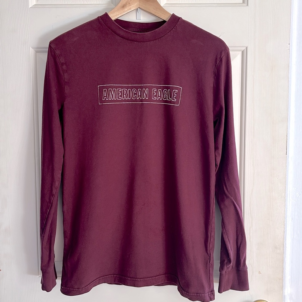 American Eagle super soft long sleeve tee. Mens size XS. Maroon/Burgundy